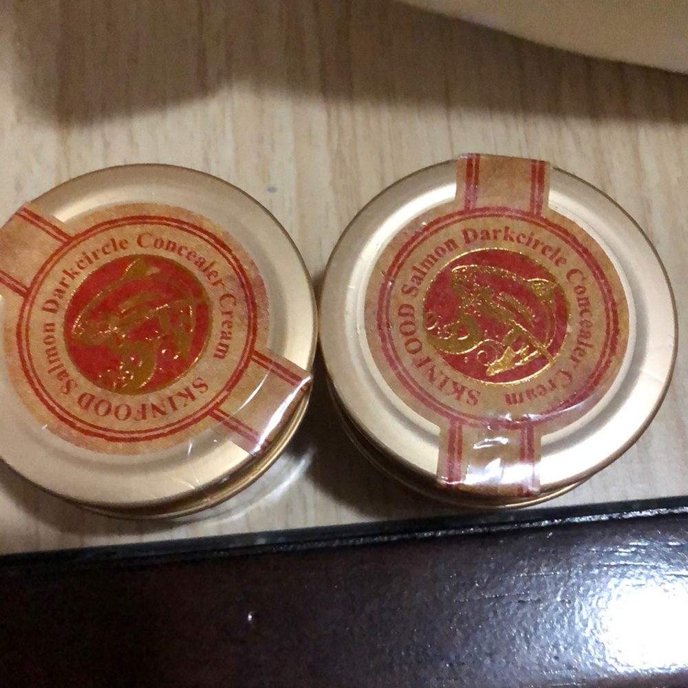 Skinfood salmon darkcircle concealer cream lot of 2